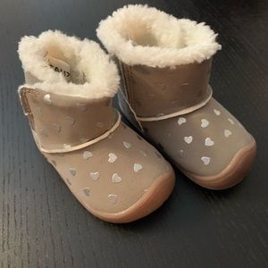 Carters baby Sherpa lined boots